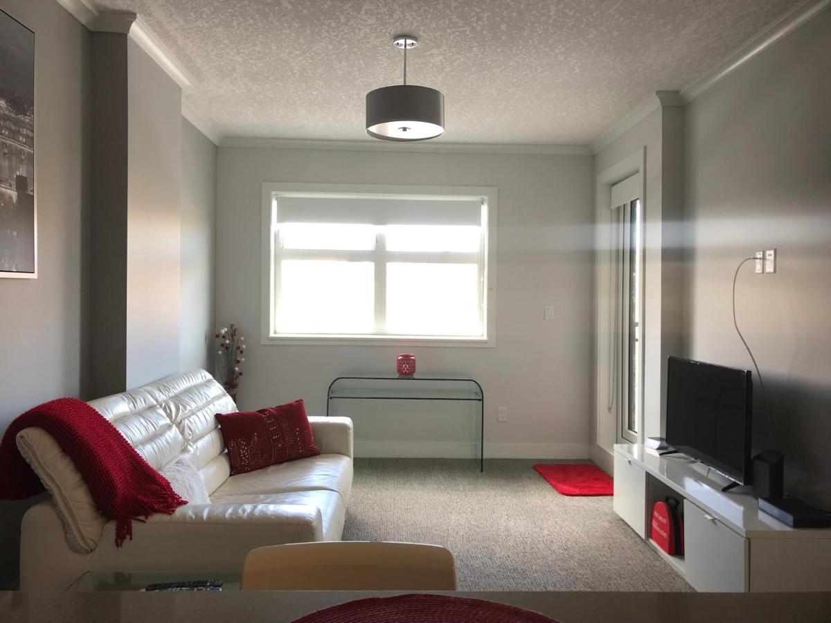 Amicable, Cozy, High Speed Internet, Sleeps 2 Riverview Downtown Apartment YYC Exterior foto