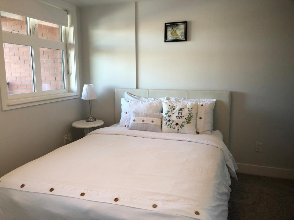 Amicable, Cozy, High Speed Internet, Sleeps 2 Riverview Downtown Apartment YYC Exterior foto