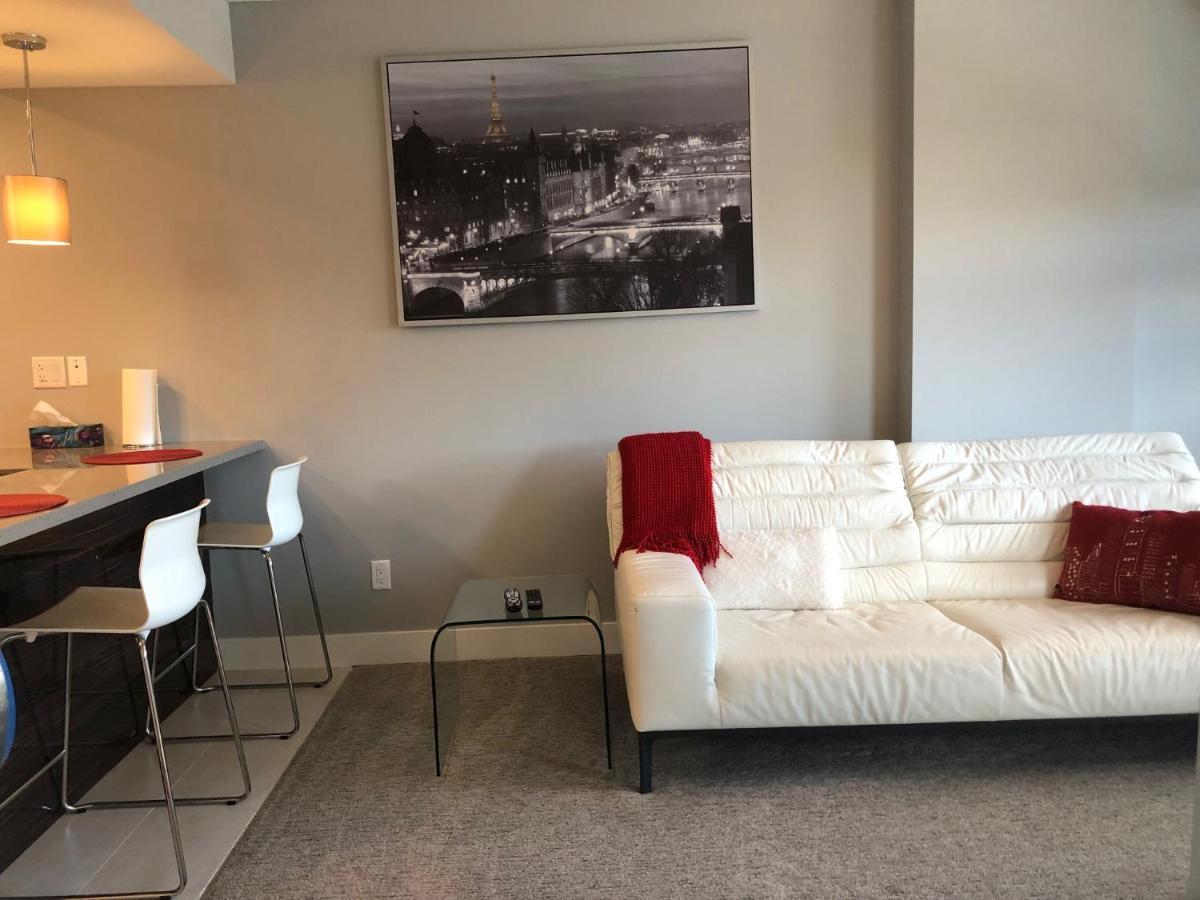 Amicable, Cozy, High Speed Internet, Sleeps 2 Riverview Downtown Apartment YYC Exterior foto