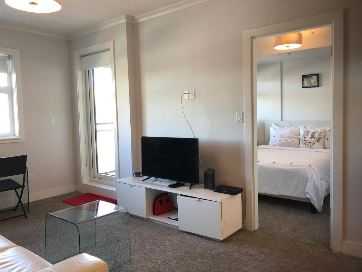Amicable, Cozy, High Speed Internet, Sleeps 2 Riverview Downtown Apartment YYC Exterior foto