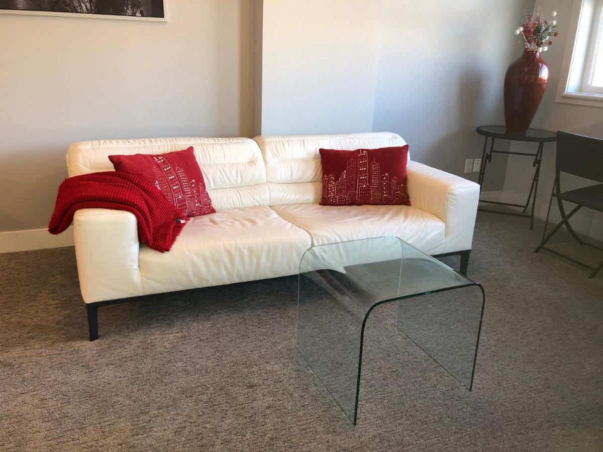 Amicable, Cozy, High Speed Internet, Sleeps 2 Riverview Downtown Apartment YYC Exterior foto